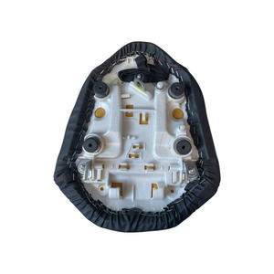 Siège passager d'origine Yamaha MT-07 2014-2016 d'occasion en plastique, cuir et carbone - Product Image 2