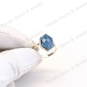 Meilleure vente Bague fine en argent sterling 925 pour femme en apatite néon massif Hydro Quartz Checker Cut fait à la main avec finition or rose - Product Image 4