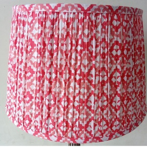 Abat-jour personnalisé en tissu plissé en blanc bleu vert et rouge lampadaire d'hôtel suspension et abat-jour de table de bureau - Product Image 3