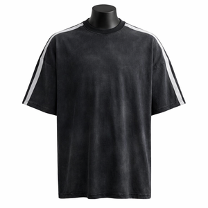 Camiseta de manga corta de algodón con rayas lavadas de gran tamaño para hombre, estilo vintage, streetwear, casual, a la moda, con cuello tipo ringer. - Product Image 1