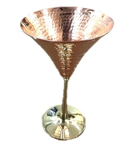 Vente chaude 2023 Cuivre Flûte Verres À Vin Gobelet Verre En Gros Et Fournisseur Meilleure Conception Cuivre Fini Gobelet À Vin - Product Image 3