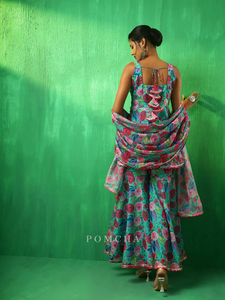 Ensemble Sharara en organza floral multicolore Adaa avec kurta brodé, travail de Gota Patti, tenue ethnique élégante pour les fêtes, collection de vêtements - Product Image 3