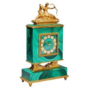 Horloge de bureau cheval malachite avec couverture vert et or article de décoration intérieure trophée en métal et cristal médaille plaquée or - Product Image 2