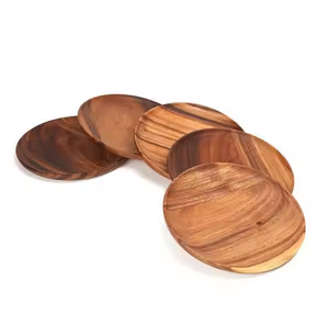 Assiettes et plateau de service ronds en bois d'acacia massif sûrs et écologiques pour les fêtes Nature Design par Crescent Crafts - Product Image 2