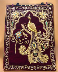 Tapiz Zardozi de terciopelo único para colgar en la pared, bordado hecho a mano, decoraciones para el hogar - Product Image 2