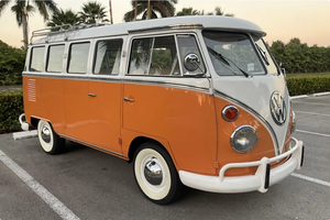 Conduite abordable - Véhicule d'occasion avec conduite à gauche |   Conduite à droite |   1975 V O L K S W A G E N TYPESS 2 KOMBIII 15-WINDOWWSS - Product Image 2