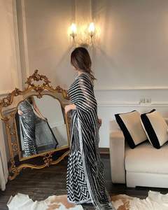 Heavy And Beautiful most Trending Premium Collection Fancy Wear Georgette Saree Blusa con Secuencia Trabajo fabricante Surat - Product Image 4