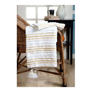 Lo último 2025 patrón tejido de punto sofá suave grueso acogedor con flecos 100% algodón orgánico Waffle tejido textura mantas de la India - Product Image 4