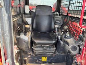 Minicargador Kubota 2018 para pista de carreras, rendimiento resistente con control de precisión - Product Image 5