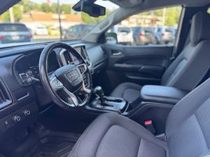 CLEAN 2017G-El SLE de Can_y_on Ext. Cabina LB 4WD - Product Image 2