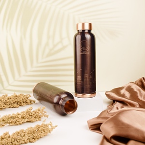 Bouteille artisanale en cuivre ayurvédique anti-fuite avec poignée, design artistique moderne, personnalisable pour cadeaux d'anniversaire - Product Image 5