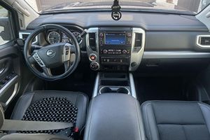 NISSAN TITAN XD PRO-4X 4X4 2018 USADO, Volante a la Izquierda/Derecha - Product Image 5