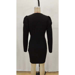 Vestido corto de crepé importado para mujer, de manga larga, con cuello cruzado y detalle de corte frontal, 30233 - Negro - Product Image 5