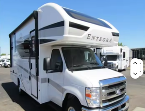 Autocaravana T-h-o-r M-o-t-o--r Coa--ch C-h-a-t-e-a-u 2-4BL, Casa Móvil Tipo Cruiser con Emisión Euro 6 - Product Image 1