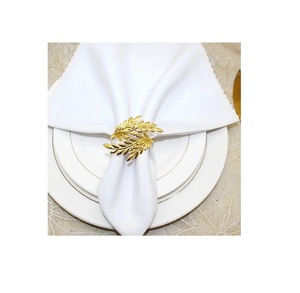 Servilleteros de hoja de oro al por mayor elegantes servilleteros de Metal ahuecados para boda banquete cena Mesa decoración servilletero anillo - Product Image 1