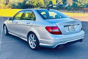 Mercedes-Benz C300 4Matic berline 2012 d'occasion en excellent état - Product Image 3