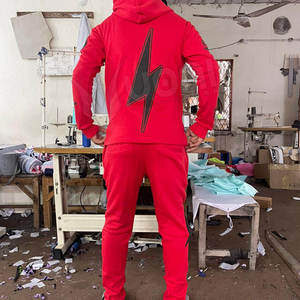 Fabricant de survêtements personnalisés avec logo imprimé, ensemble sweat à capuche et jogging unisexe, usine de vêtements de sport OEM ODM, impression sérigraphique, 100% coton - Product Image 3