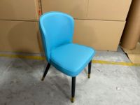 Chaise de salle à manger au design minimaliste, mobilier moderne, hôtel de luxe, restaurant nordique, chaises de salle à manger en métal et cuir
