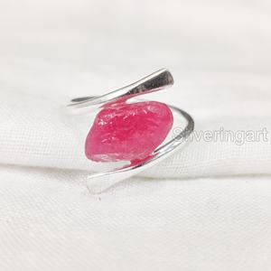 Anillo de Plata de Ley 925 con Rubí Natural, Piedra de Nacimiento de Julio, Diseño Cruzado, Joyería de Piedras Naturales para Mujer - Product Image 1