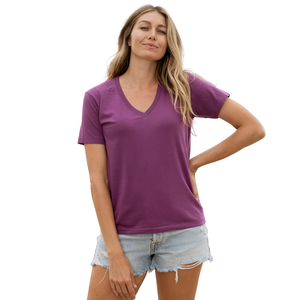 T-shirt femme en coton biologique de luxe 100% pré-rétréci certifié GOTS, col en V, manches courtes, doux, respirant, coupe ajustée - Product Image 3