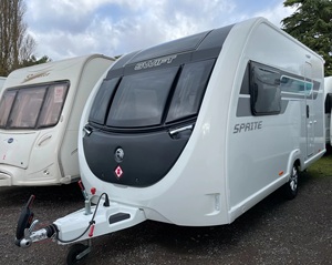 รถบ้านเคลื่อนที่ Swift Motorhome Germany 6 ที่นอน สีน้ำเงินเข้ม ตัวถังอะลูมิเนียม สำหรับใช้เป็นบ้านเคลื่อนที่ รถแคมป์ปิ้ง และการเดินทางทางอากาศ - Product Image 6