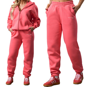 Ensemble de survêtement d'hiver noir premium 2026 pour femme, avec pantalon droit, sweat à capuche zippé et pantalon de survêtement à logo personnalisé - Product Image 5