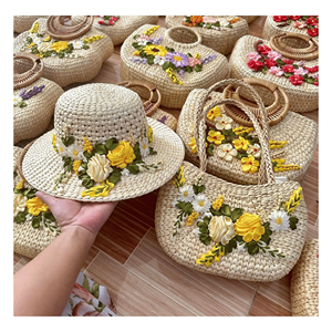 Chapeaux en jacinthe d'eau fabriqués à la main en fibre de jacinthe d'eau conçus pour les vêtements de mode et les usages de style de vie Vietnam - Product Image 5