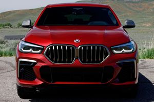 2022 X6 M50i xDrive 1 dueño, V8 biturbo de 523 hp, tracción total, rojo flamenco metalizado - Product Image 2