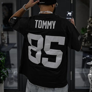 เสื้อยืดโอเวอร์ไซส์ทรงครอปสำหรับผู้ชาย ผลิตตามสั่ง ผ้าหนา 300gsm คอเต่า ปักลาย ตกไหล่ ทรงบ็อกซี่ พิมพ์ลาย - Product Image 3