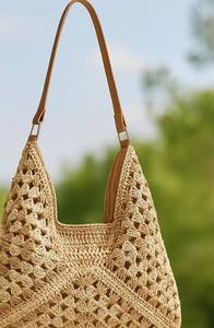 กระเป๋าโครเชต์สไตล์เรโทร ลาย granny square กระเป๋าถือโครเชต์จากเส้นใยราฟเฟีย กระเป๋าสะพายไหล่จากฟาง กระเป๋าถักไหมพรมสไตล์เรโทร - Product Image 2