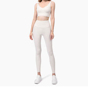 Conjunto de yoga deportivo sin costuras de 2 piezas, último diseño, ropa de gimnasio de alta calidad, conjunto de yoga sin costuras para mujer - Product Image 1