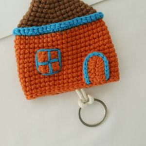 Porte-clés tricoté fait main en forme de petite maison, finition en laine, mignon, protecteur de clés de voiture, accessoire de mode - Product Image 3
