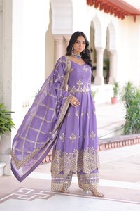 Robe longue vintage d'automne unie à sequins, broderie argentée texturée, avec dupatta, taille naturelle, silhouette ample - Product Image 3