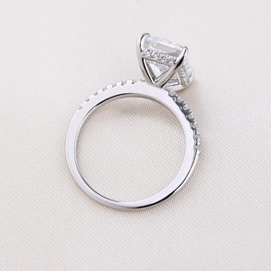 Conjunto de anillo de compromiso de diamante cultivado en laboratorio con forma radiante de 1,0 quilates, conjunto de anillo de boda de oro blanco de 14K, regalo de aniversario para mujer - Product Image 3