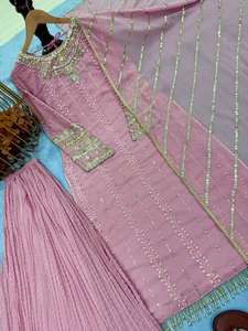 Costume Salwar en soie fabriqué à la main de créateur, robe longue pakistanaise Kameez Dupatta à la mode pour les cérémonies de mariage et de fête - Product Image 4