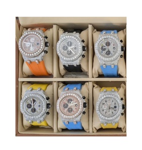 Montre à quartz avec diamant Moissanite Sapphire avec bracelet en acier inoxydable et résistante à l'eau Meilleure qualité Luxury Classic Diver for Sapphire - Product Image 3