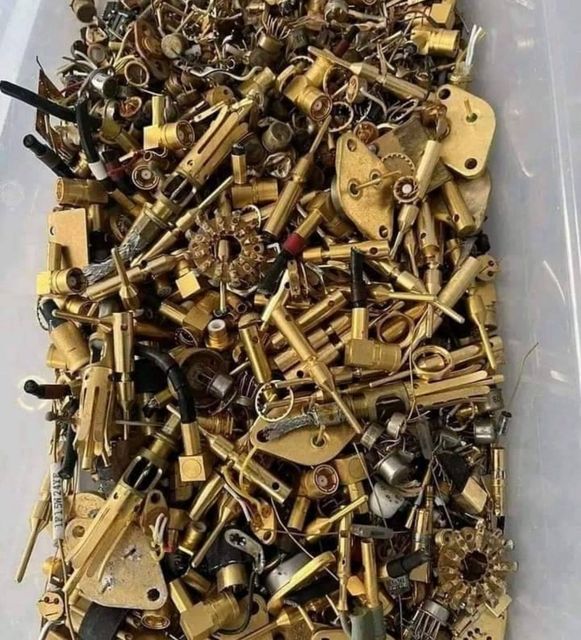 Best Supplier Of Pentium Pro Gold Ceramic CPU Scrap / High Grade CPU Scrap / Ram scrap for sale at cheap wholesale prices