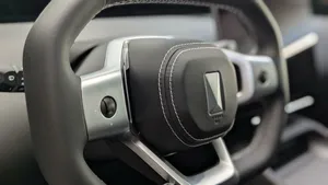 2025 AVAAE-TR 12 Faible kilométrage Automatique Toit ouvrant panoramique Feux LED Feux de jour LED 6 places Prêt à être expédié - Product Image 6