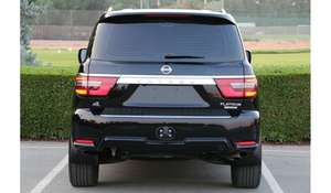 Berline de luxe d'occasion Patrol SE 2023 avec intérieur en cuir foncé, boîte de vitesses automatique, taille des pneus R17, 4x4, toit ouvrant, caméra arrière 360° - Product Image 4