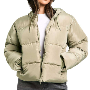 เสื้อแจ็คเก็ตผู้หญิงแบบ OEM สำหรับฤดูหนาว บุผ้าควิลท์ มีฮู้ด ผ้า PU ด้านนอก บุผ้าฝ้าย ซับใน แห้งเร็ว ระบายอากาศได้ดี เป็นมิตรกับสิ่งแวดล้อม ป้องกันรอยยับ - Product Image 1