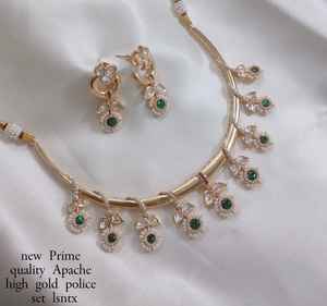 Collar de Gargantilla Pachi Kundan de perlas chapadas en oro de nuevo diseño de alta calidad con pendientes conjuntos de joyería de boda india tradicional - Product Image 2