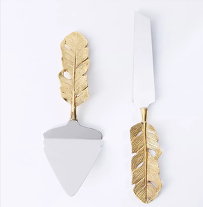 ชุดเสริฟเค้กทองคำผลิตในอินเดียชุดมีดตัดเค้กและอุปกรณ์เสิร์ฟเค้กเหมาะสำหรับงานเลี้ยงวันเกิดงานแต่งงานและงานอีเวนต์ - Product Image 3