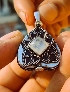 จี้925สีเงินสเตอร์ลิงแบบคลาสสิกจี้พลอยมูนสโตนสีรุ้งแบบประณีตและมีเสน่ห์ - Product Image 2