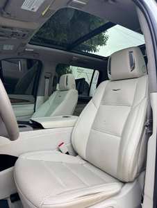 Cadillac Escalade Luxury ESV 600 Premium Usado, Modelo 2024 - Product Image 2