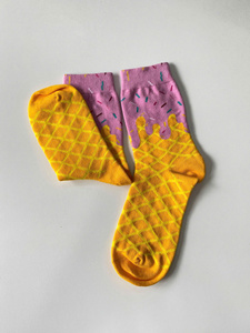 ODM Funny Ice-Cream Jacquard Food Crew Calcetines Algodón Logotipo personalizado Algodón Hombres Calcetín para uso diario Casual Venta al por mayor Fábrica de Vietnam - Product Image 3