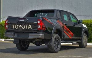 Nuovissimo Toyota Hilux Adventure 4x4 2025, 4 cilindri, 235 CV, benzina, cambio automatico, 4WD, guida a sinistra - Product Image 4