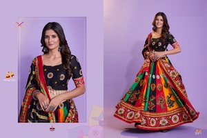 Lavado profesional con agua Bloque de mano Impreso Colección Navratri Chaniya Choli Disponible a precio mayorista - Product Image 2