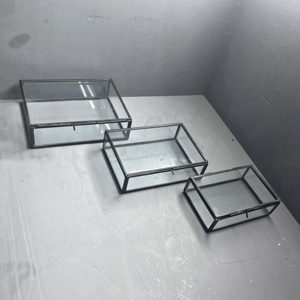 Ensemble de 3 organisateurs de boîtes à bijoux avec finition noire en laiton et verre (modèle B331 ABC) - Product Image 1