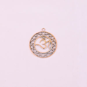 36x36MM จี้ทองเหลืองชุบทองนูนแบบวินเทจ - Product Image 1