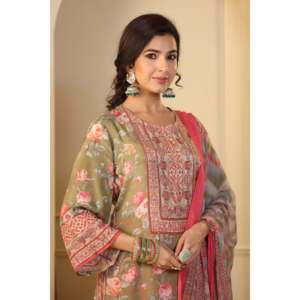 Ensemble Kurta en viscose et soie crêpe à imprimé numérique Nayab Behroze avec dupatta - Product Image 1